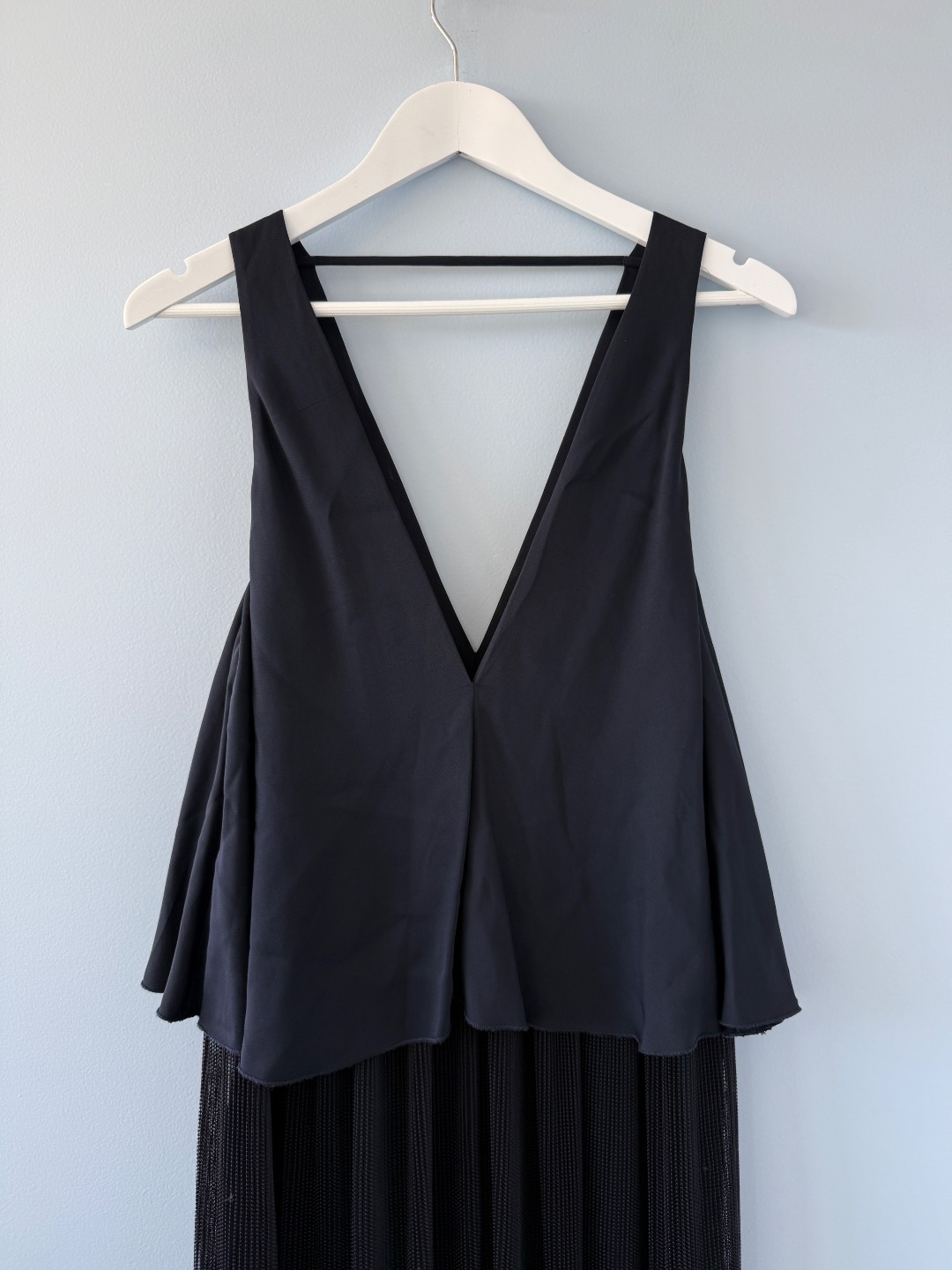 Black Deep V-Neck Pleated Maxi Dress thumbnail 6