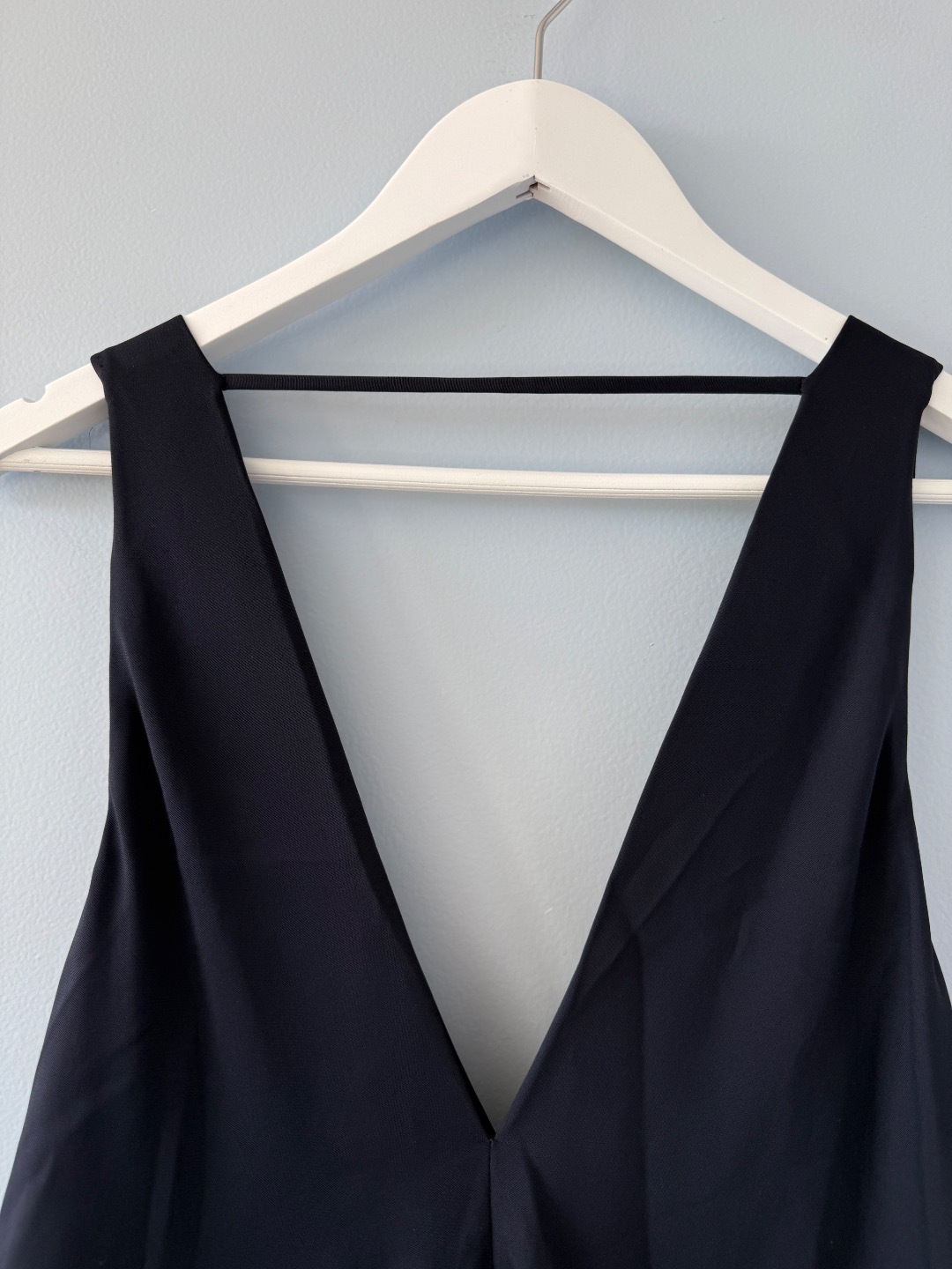 Black Deep V-Neck Pleated Maxi Dress thumbnail 8
