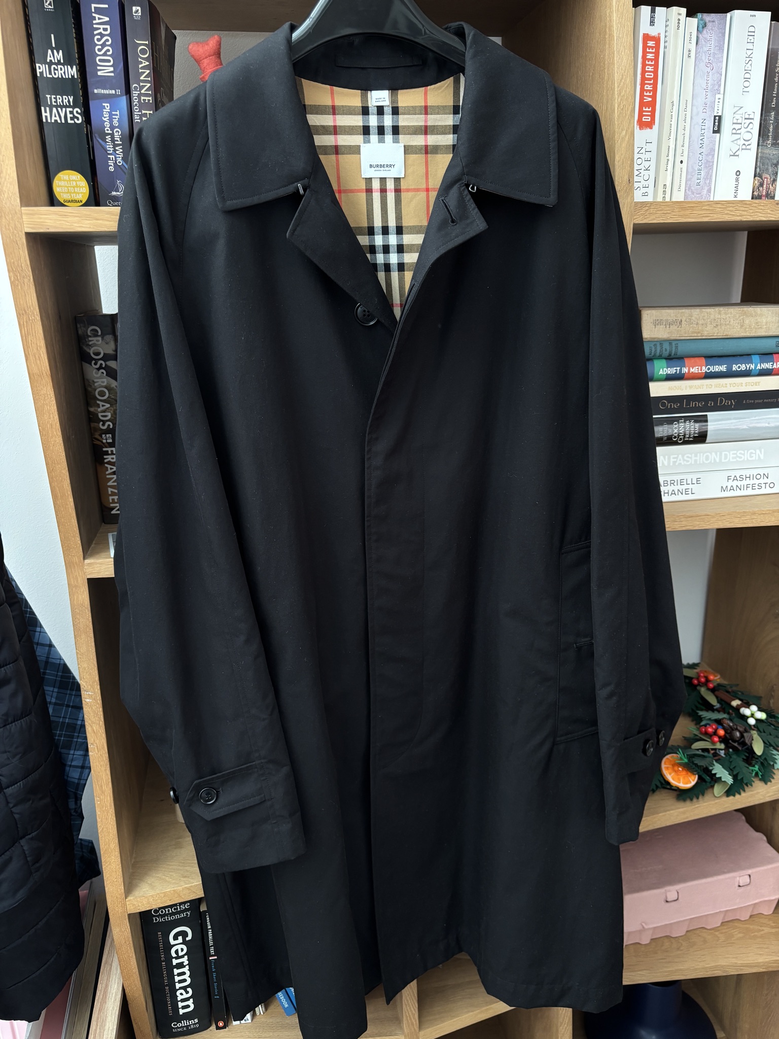 Burberry Black Camden Heritage Car Coat 54