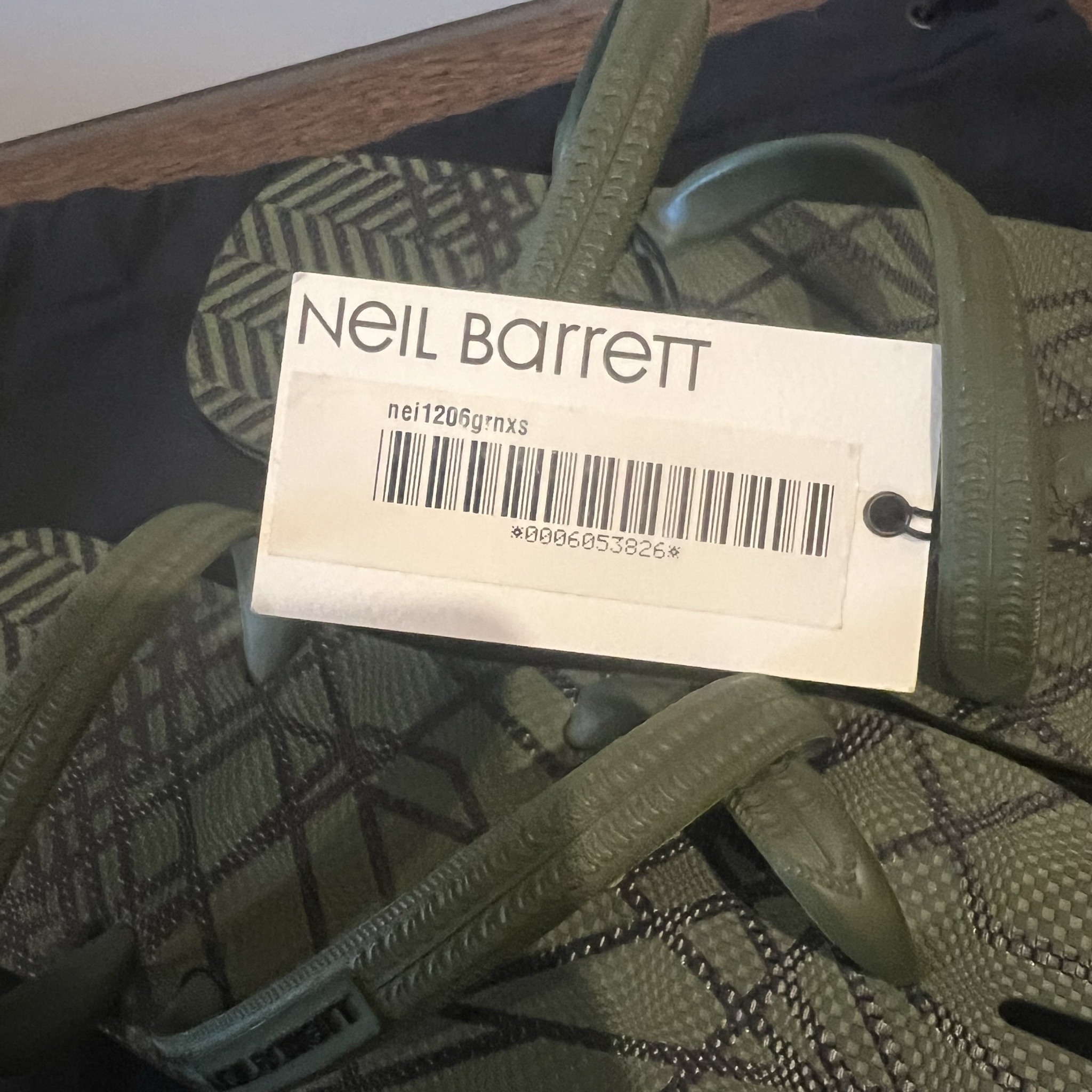 Neil Barrett Fatigue Green Abstract Chevron Flip Flops (Size EU 36) thumbnail 4