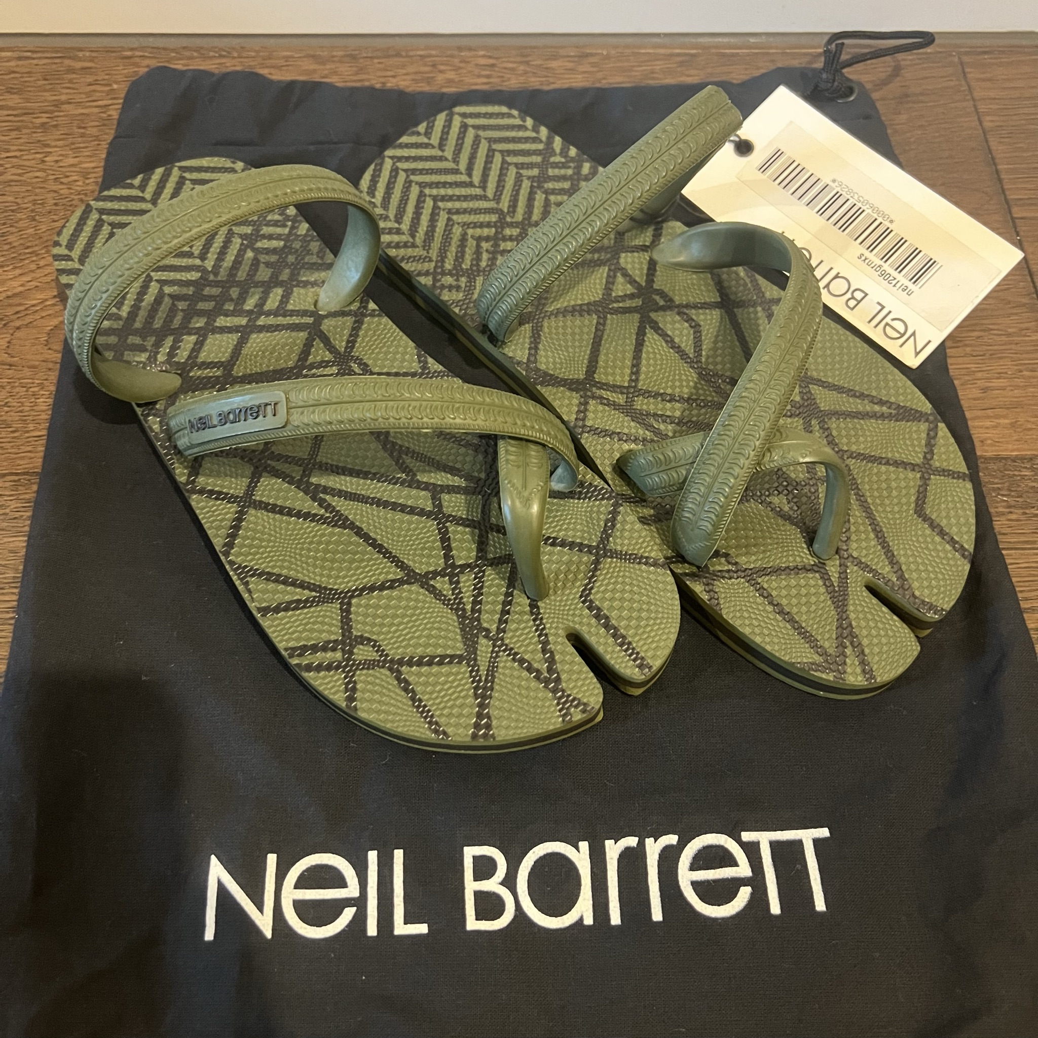 Neil Barrett Fatigue Green Abstract Chevron Flip Flops (Size EU 36)