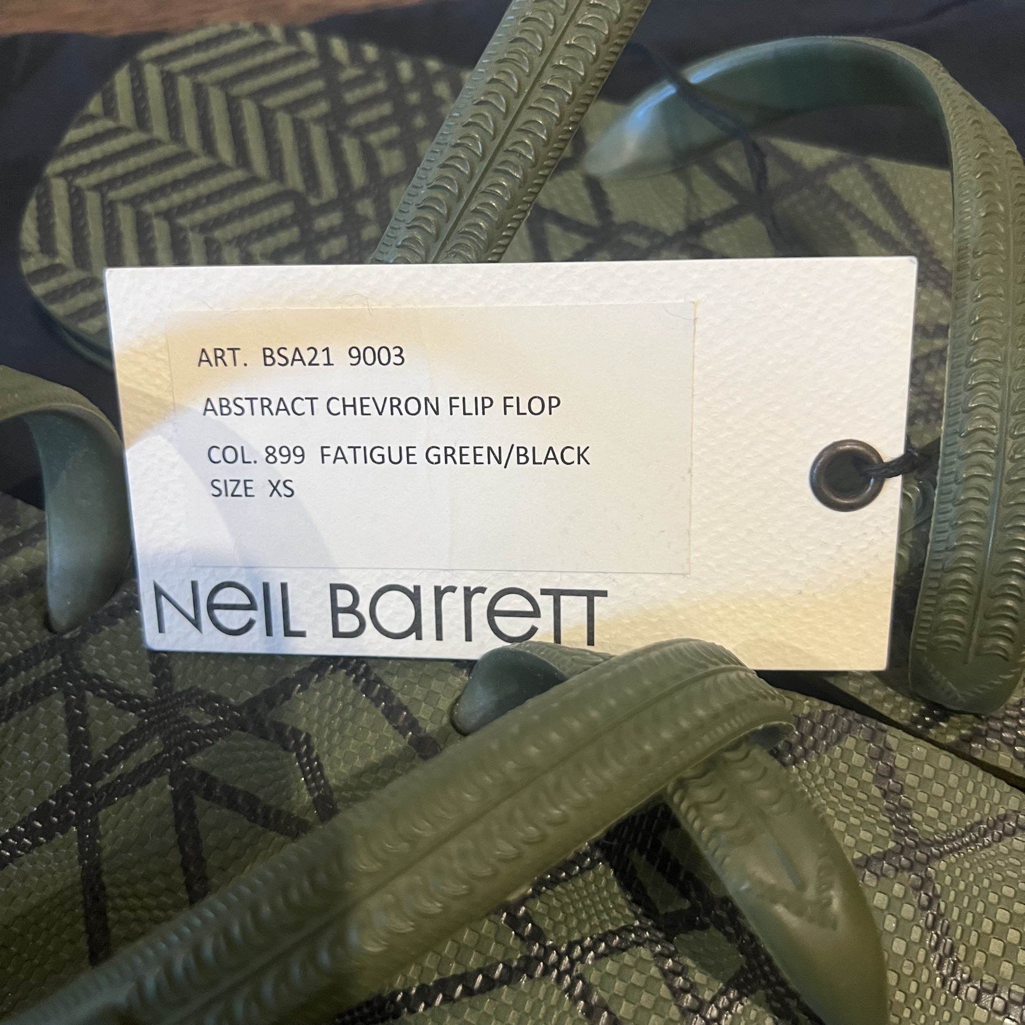 Neil Barrett Fatigue Green Abstract Chevron Flip Flops (Size EU 36) thumbnail 3